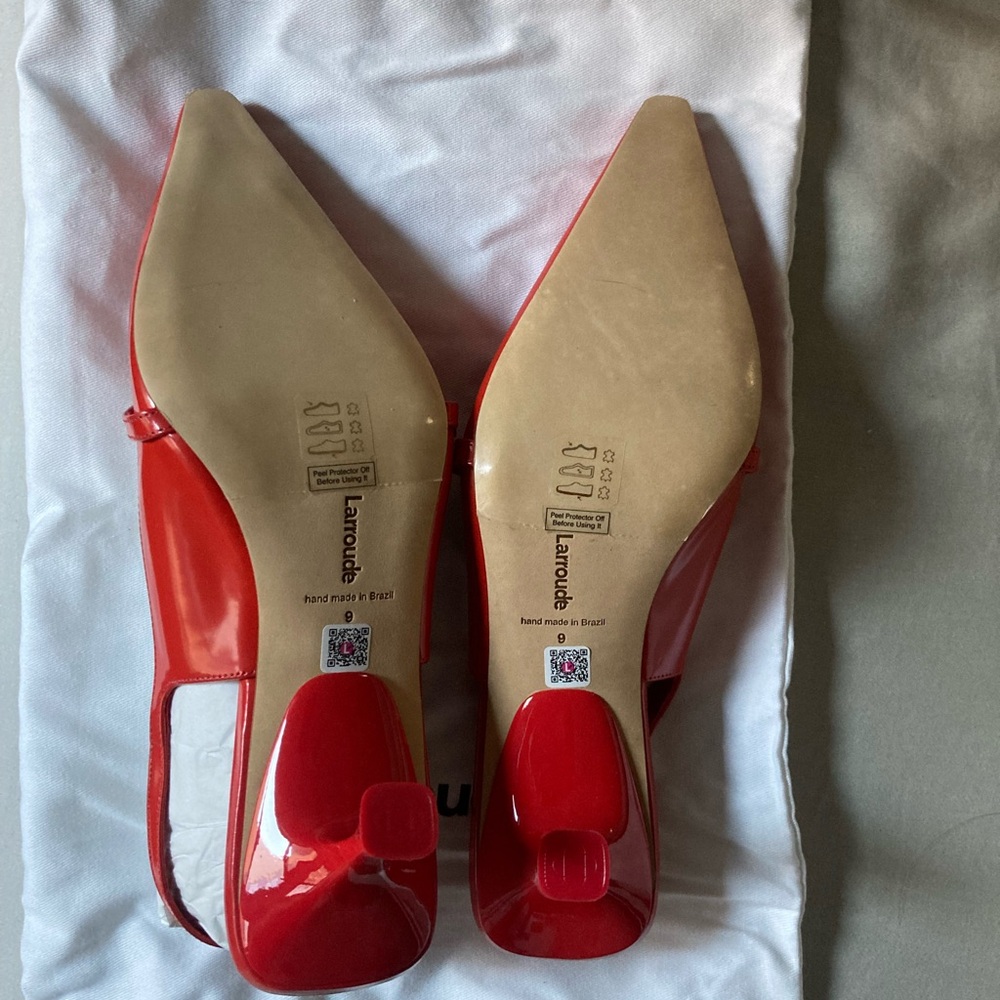 Larroude Ines Pump in Scarlet NWT moving sale! - Picture 3 of 5